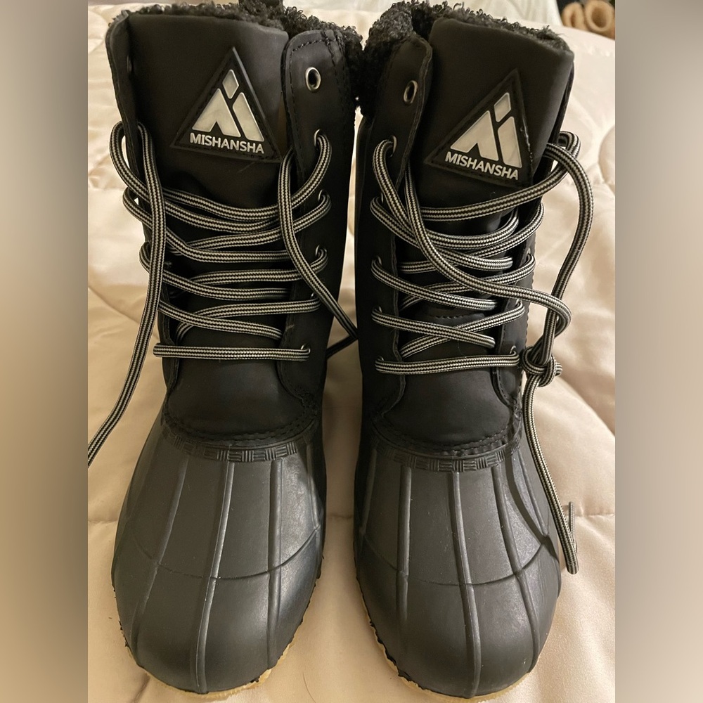 Mishansha Black and Gray Lace-Up Boots